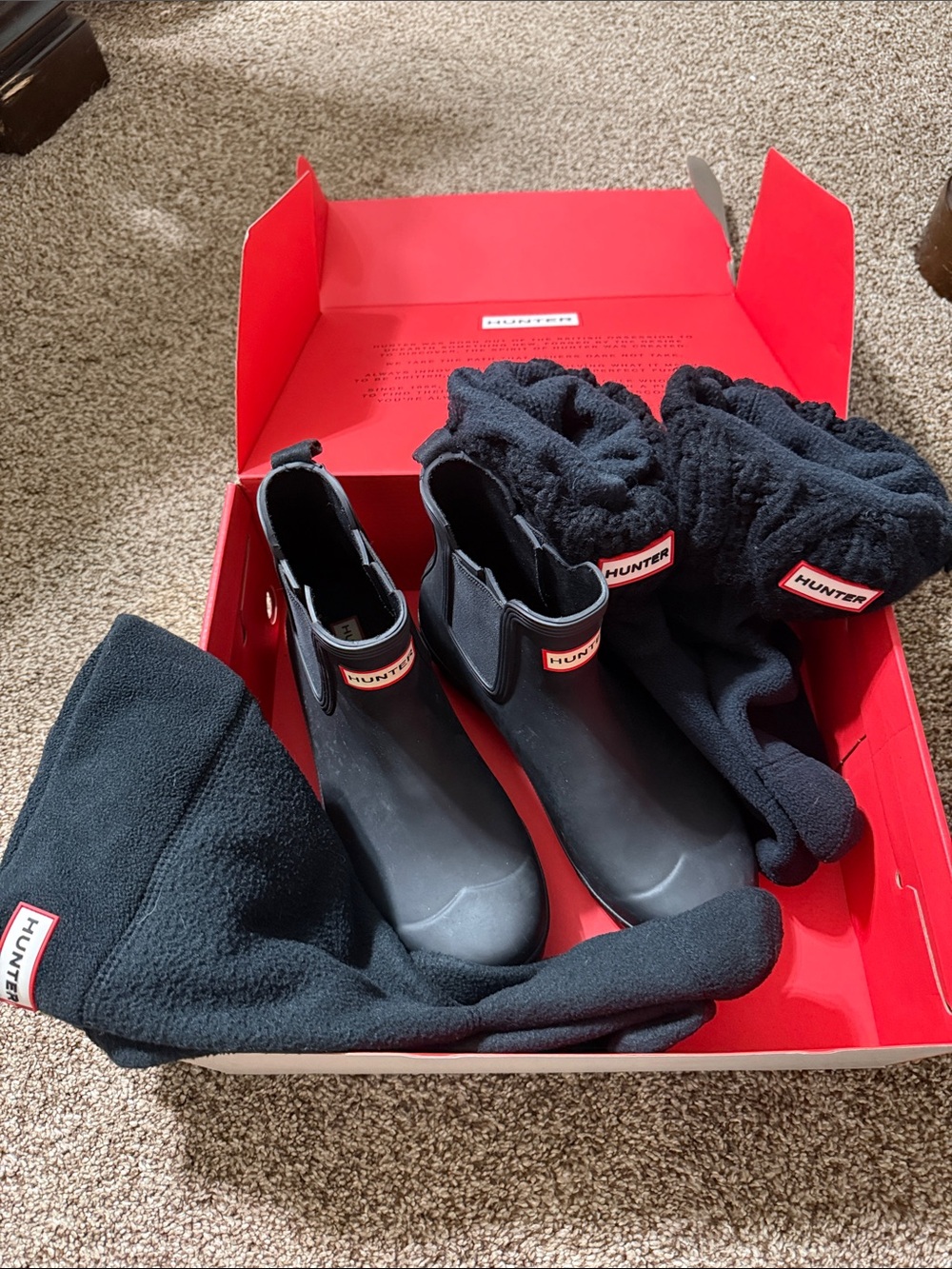 Hunter Black Short Chelsea Rain Boots with 2 Fleece Liners